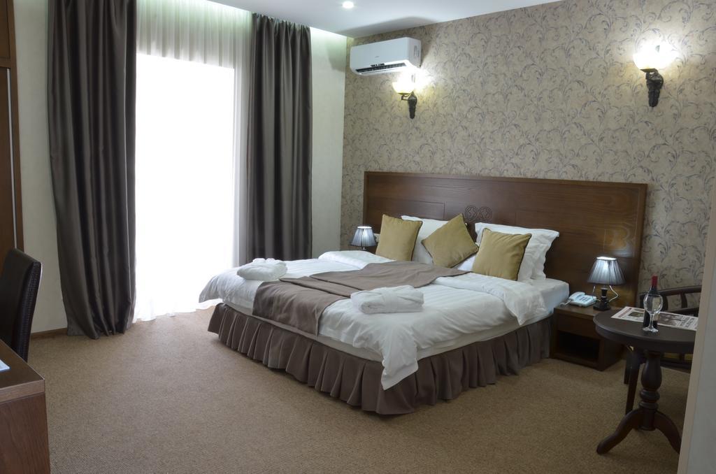 Old Metekhi Hotel Tbilisi Esterno foto