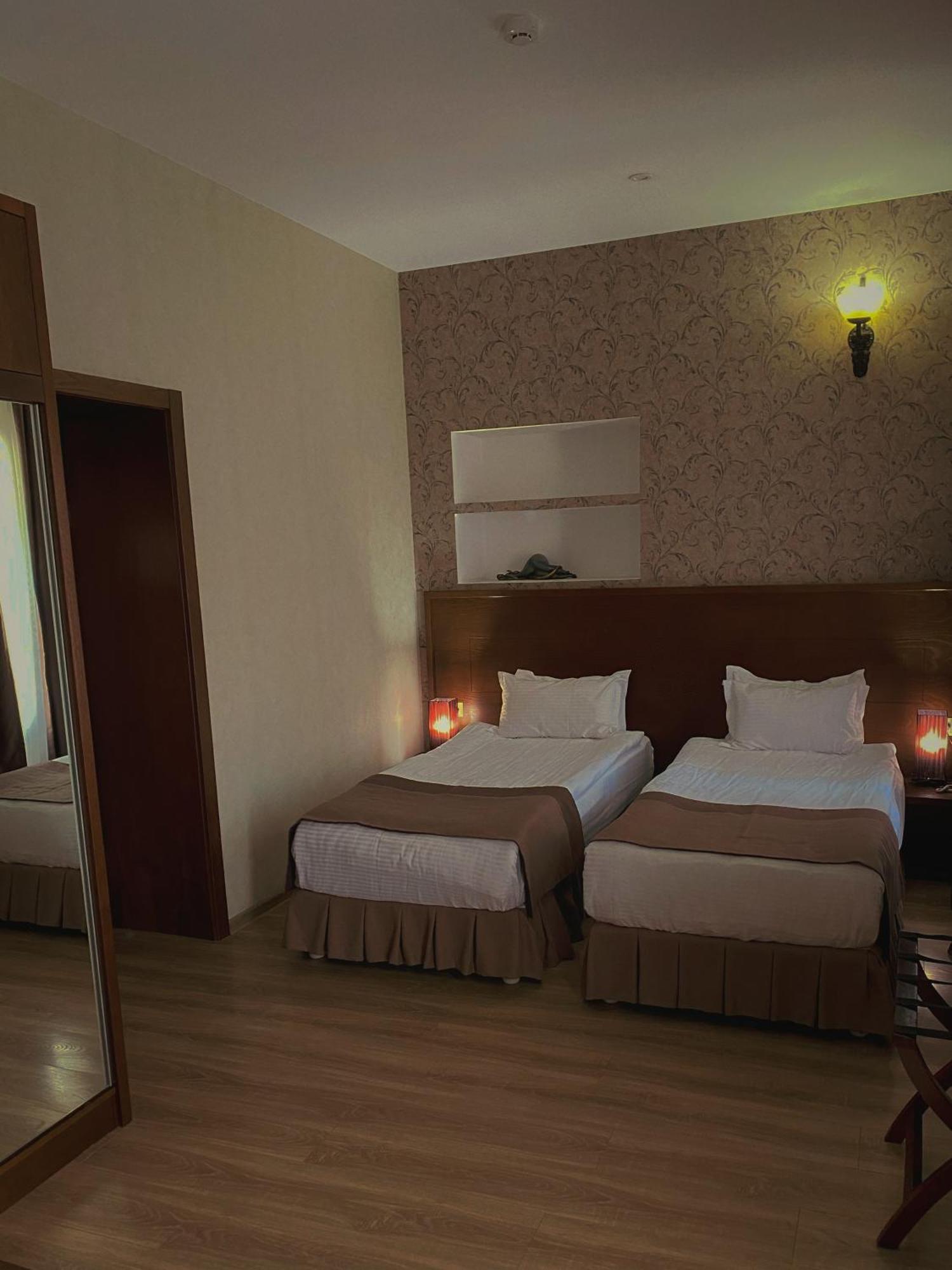 Old Metekhi Hotel Tbilisi Esterno foto