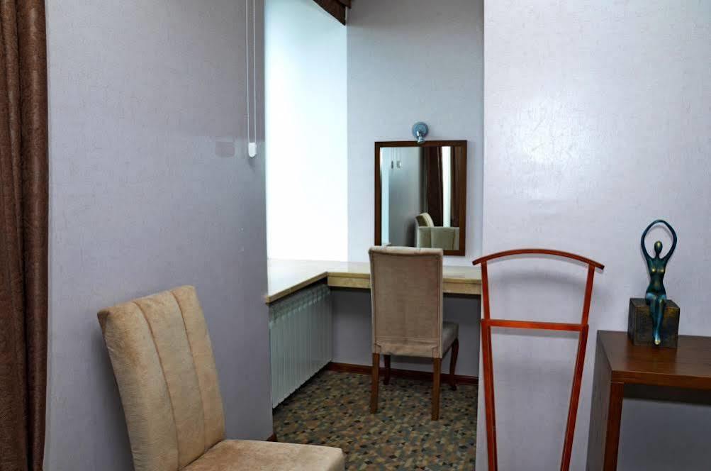 Old Metekhi Hotel Tbilisi Esterno foto